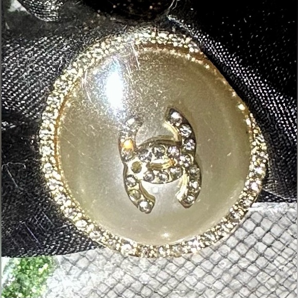 CHANEL Holiday Edition Black Hair Scrunchie with Pearl Detail NWB GWP - Picture 12 of 13